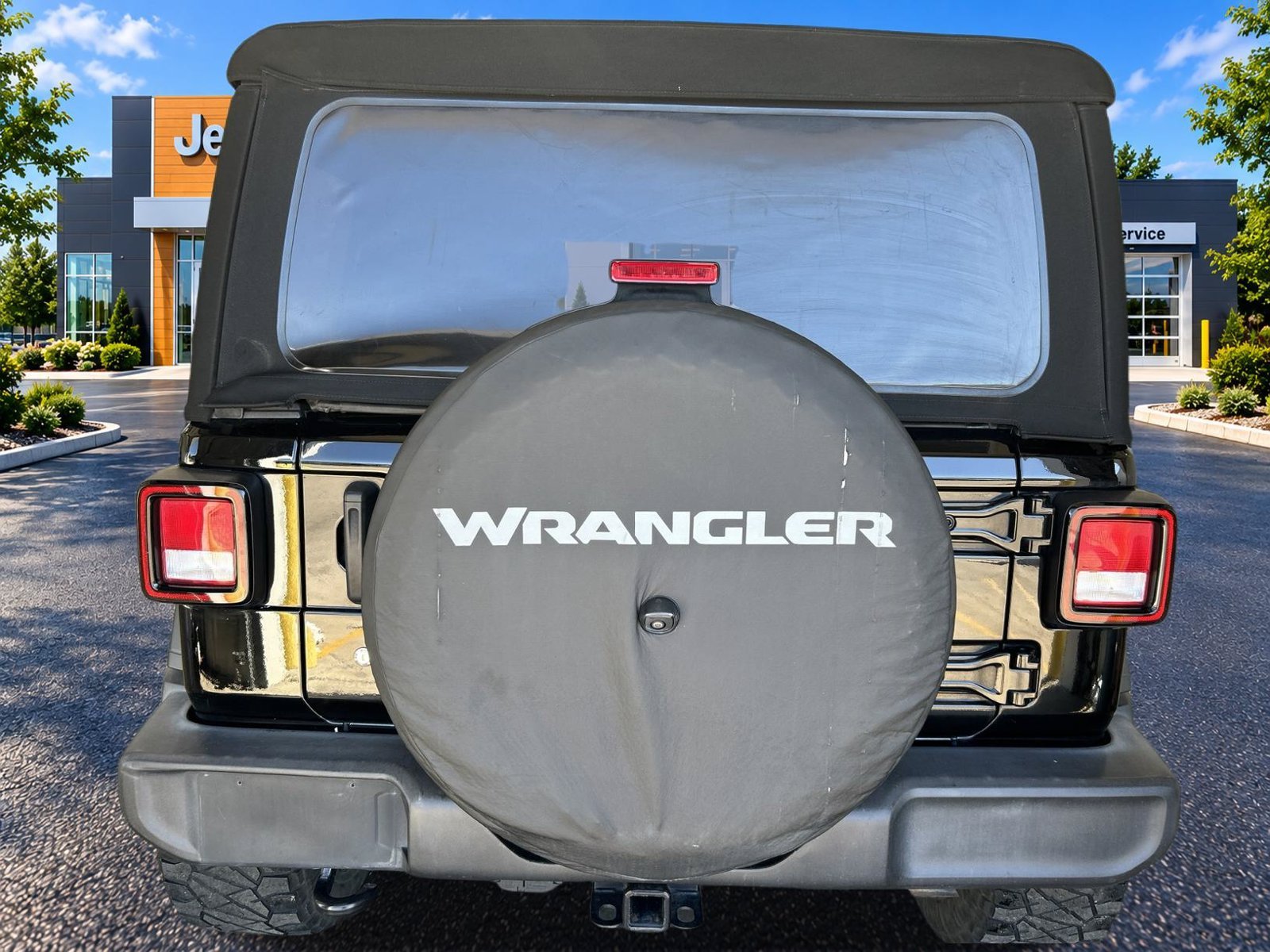 Used 2018 Black Jeep Unlimited Sport S image 13