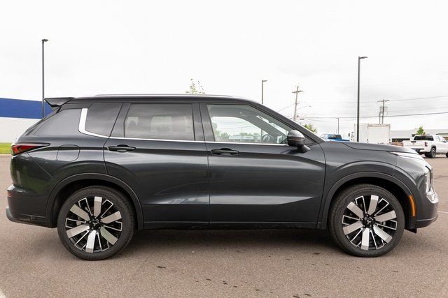 Used 2026 Gray Mitsubishi  image 5