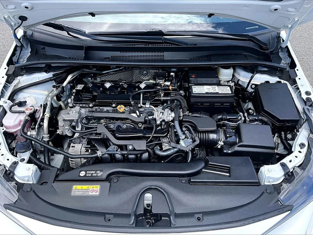 Used 2025 White Toyota LE image 30