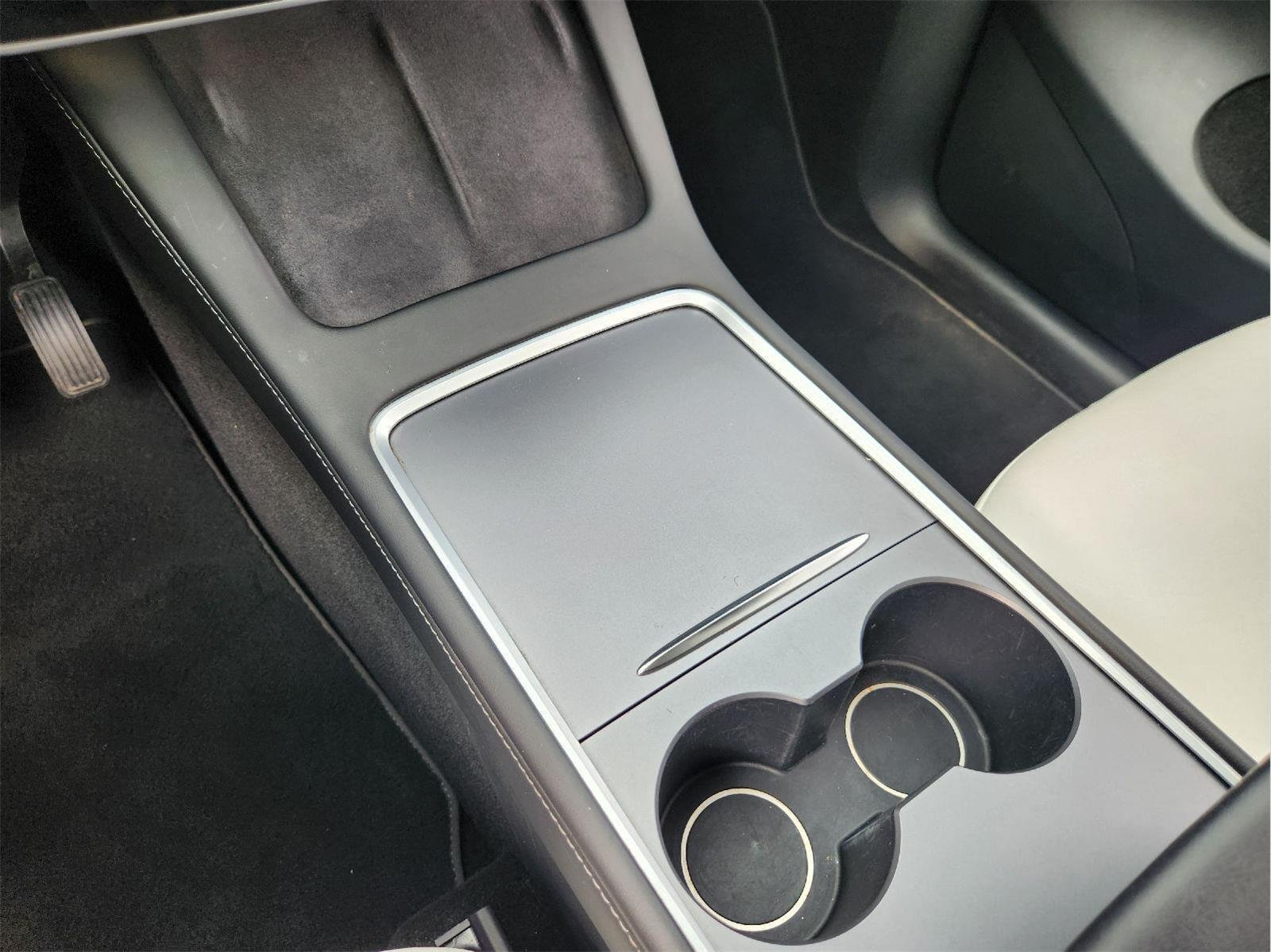 2023 Tesla Model Y photo 19 of 33