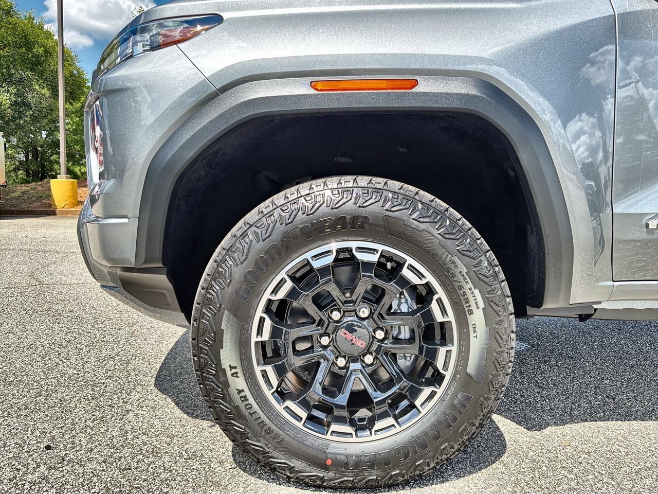 New 2026 Sterling Metallic GMC AT4 image 28