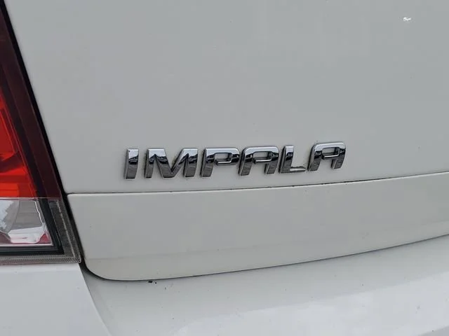 Used 2008 WHITE Chevrolet SS image 25