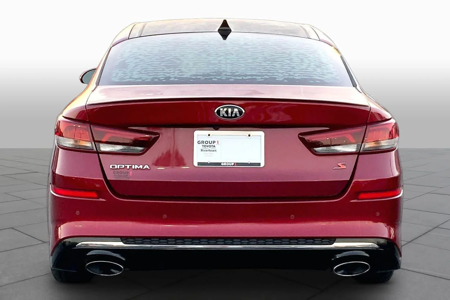 Used 2019 Passion Red Kia S image 4