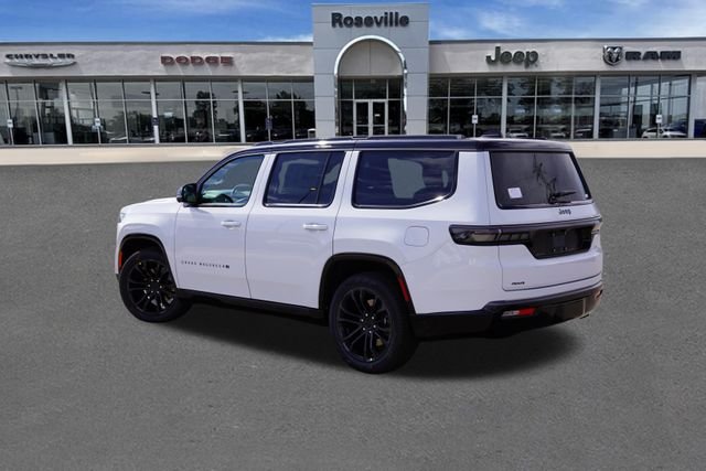 New 2026 Bright White Clear-Coat Exterior Paint Jeep Summit Reserve image 5