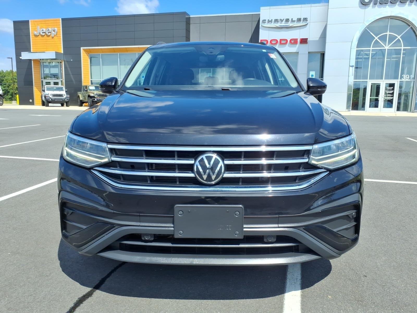 Used 2023  Volkswagen S image 13