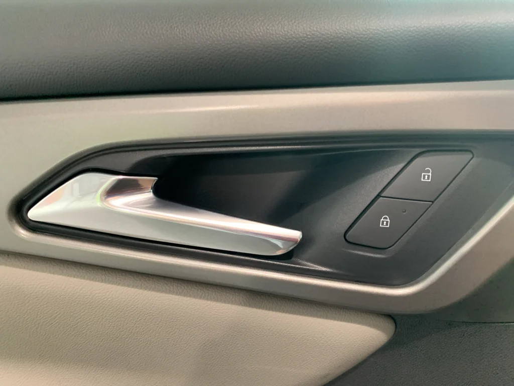 2027 Chevrolet Traverse LT - Photo 28