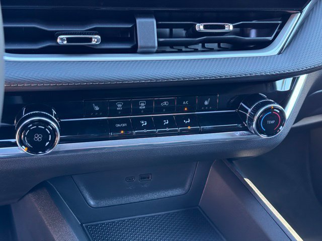 2027 Chevrolet Equinox LT - Photo 21