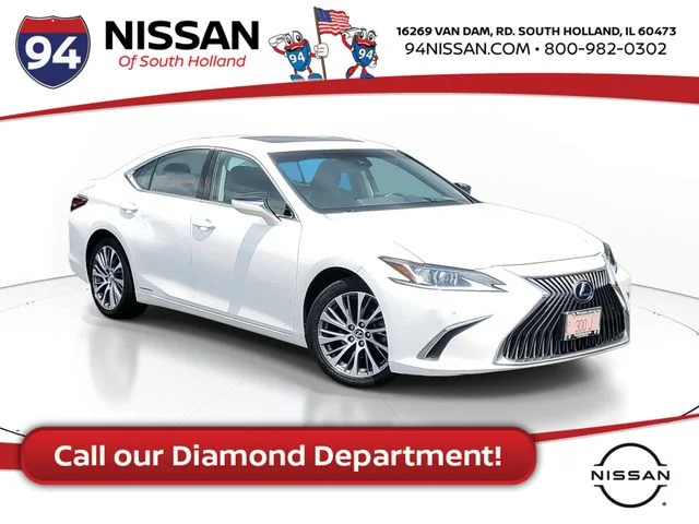 2021 Lexus ES 300h 300h's photo