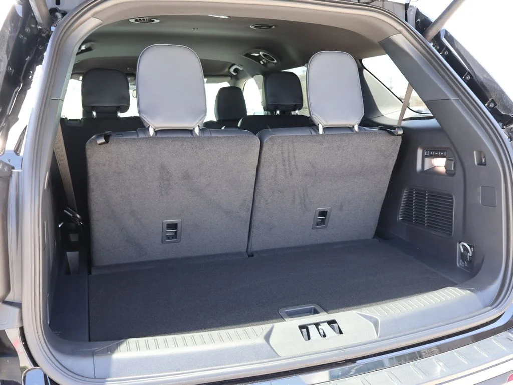 New 2026 Agate Black Metallic Ford Tremor® image 17