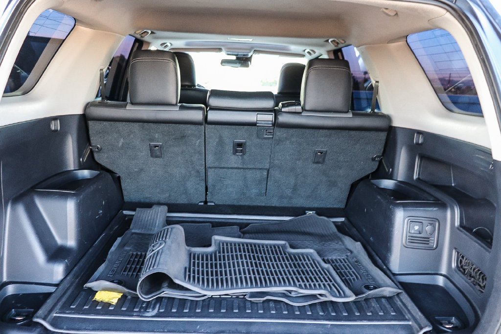 Used 2021 Magnetic Gray Metallic Toyota SR5 Premium image 29