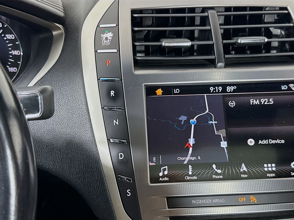 Used 2017 White Lincoln Reserve image 17
