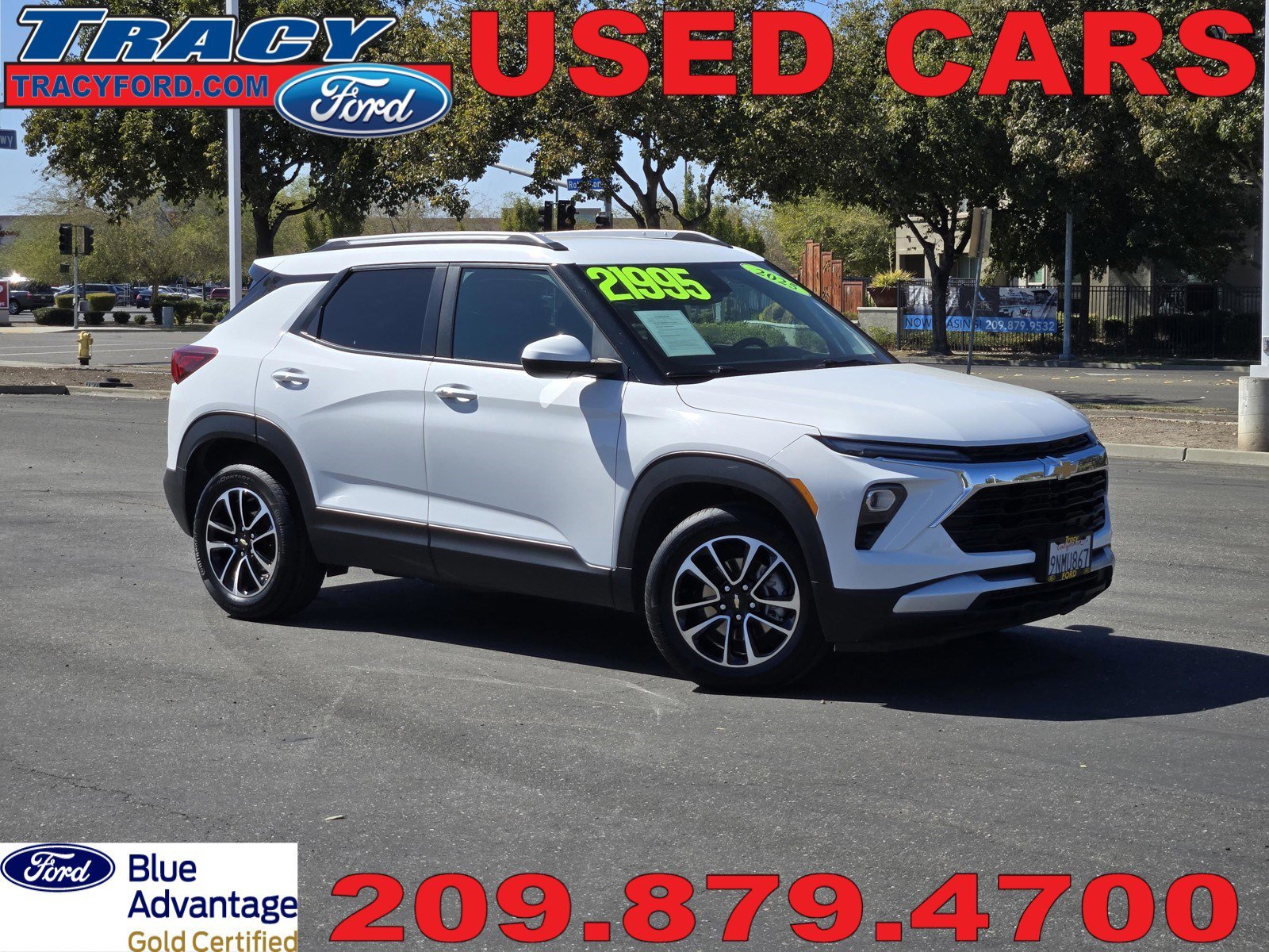 Certified Used 2025 Summit White Chevrolet LT image 1