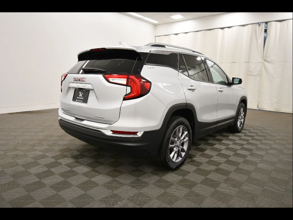 2022 GMC Terrain SLT - Photo 8