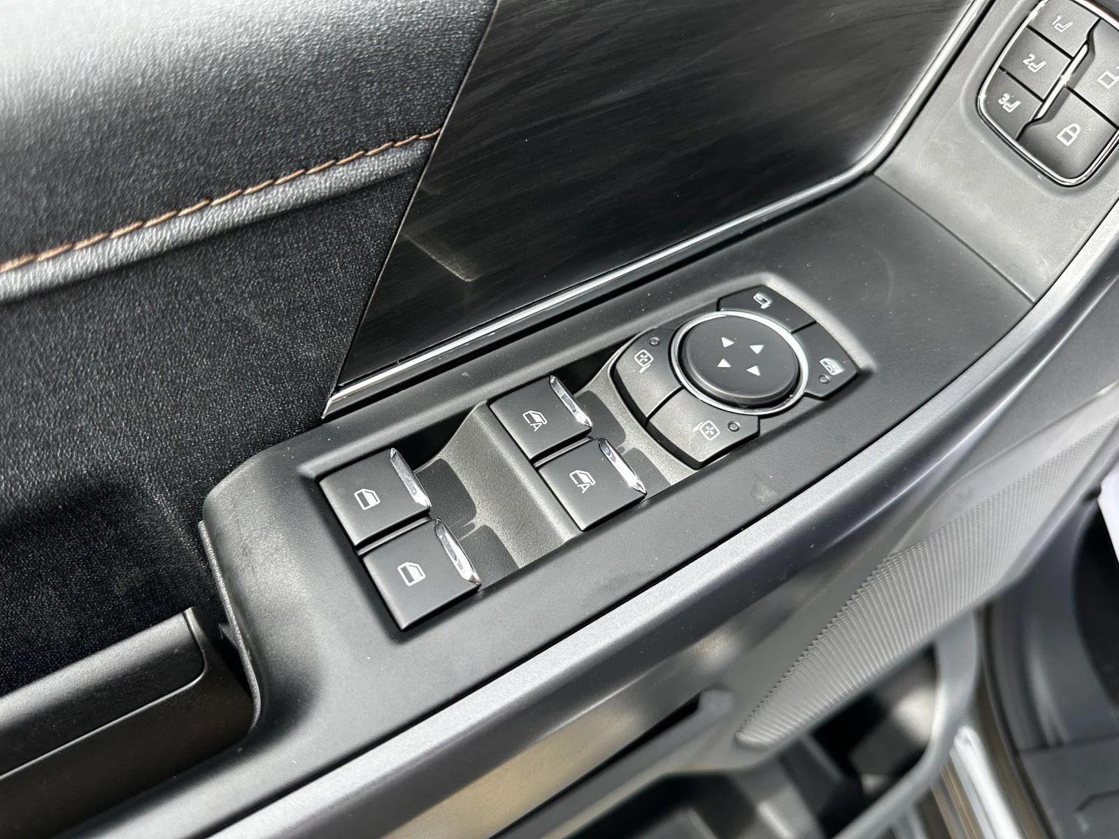 2025 Ford F-150 Lariat - Photo 17