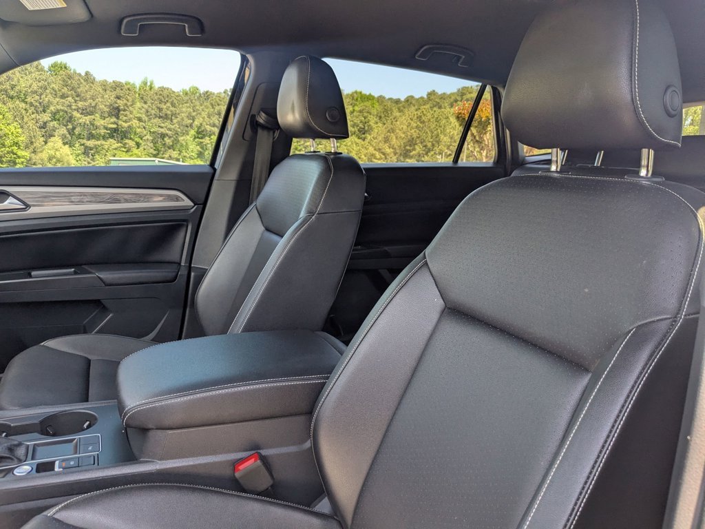 Used 2020  Volkswagen 3.6L V6 SE w/Technology image 14
