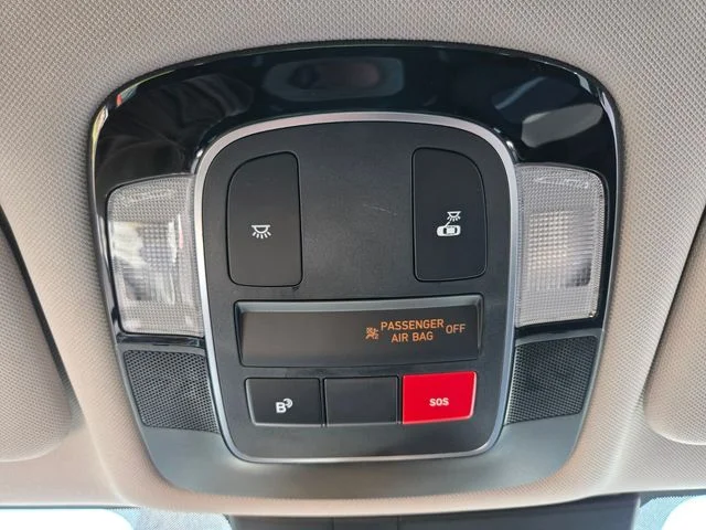Used 2025 Gray Hyundai SEL image 25