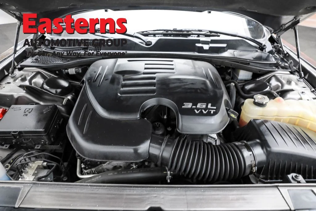 Used 2023 Gray Dodge SXT image 7