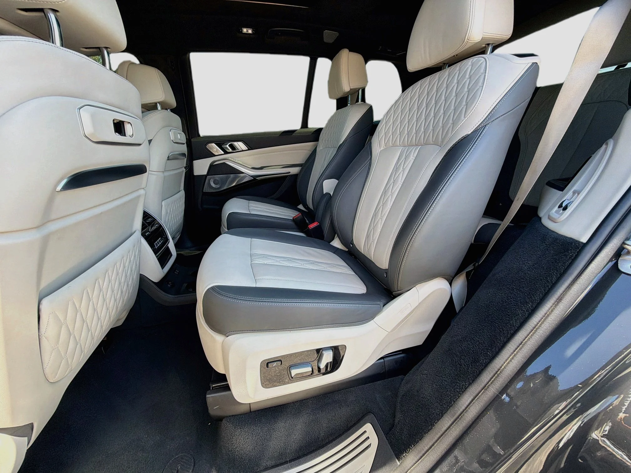 Used 2024 Dravit Grey Metallic BMW ALPINA XB7 image 23