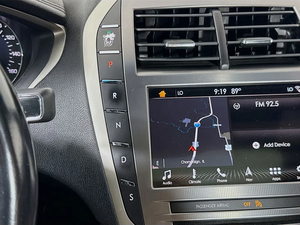 Used 2017 White Lincoln Reserve image 17