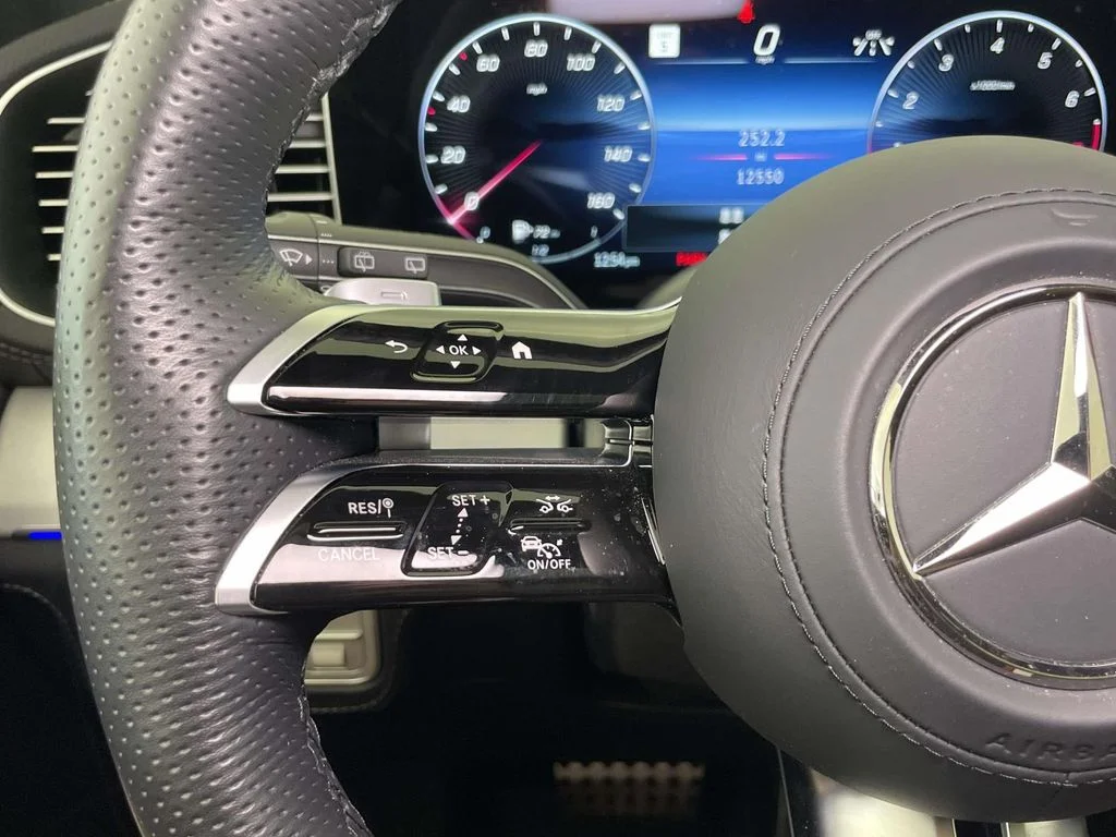 Used 2025 Black Mercedes-Benz GLS 580 image 34