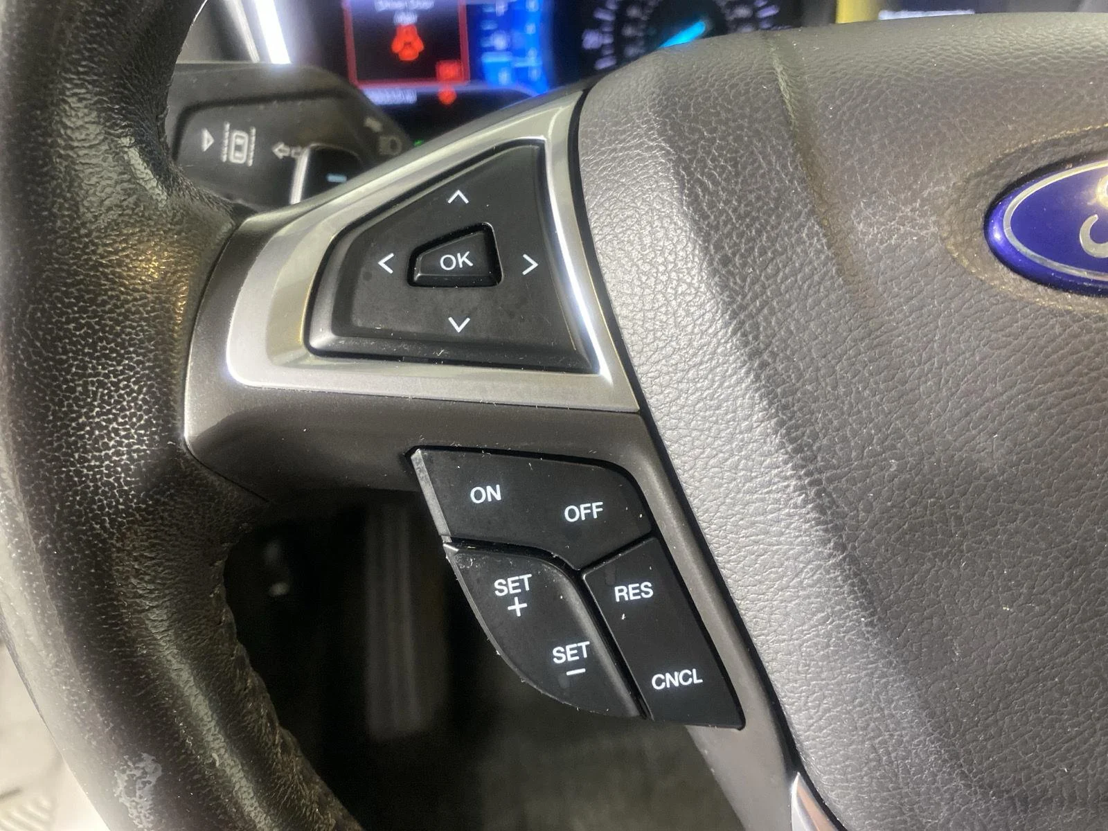 Used 2014 White Platinum Tri-Coat Metallic Ford Titanium image 16