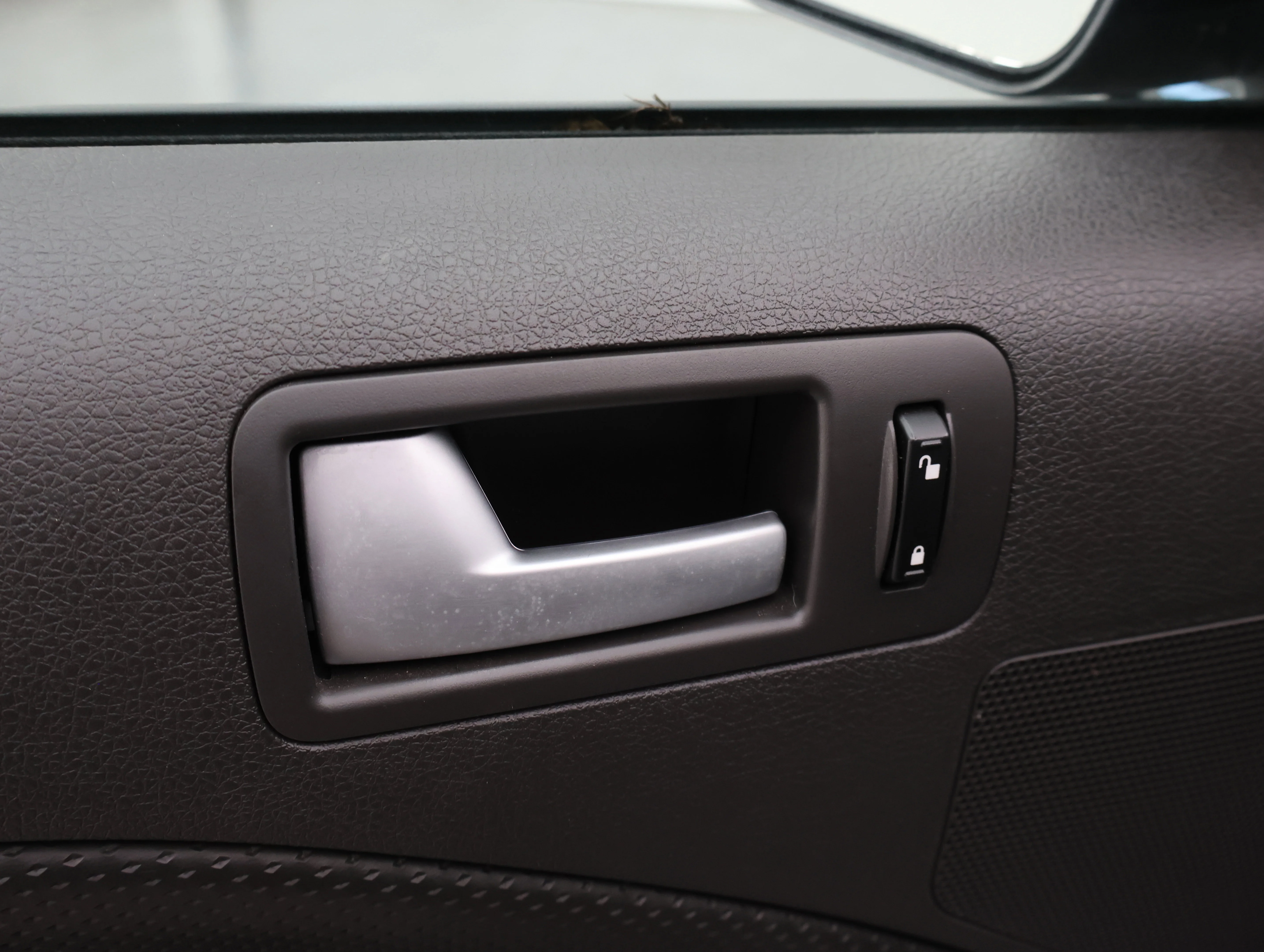 Used 2007 Black Ford GT Premium image 32