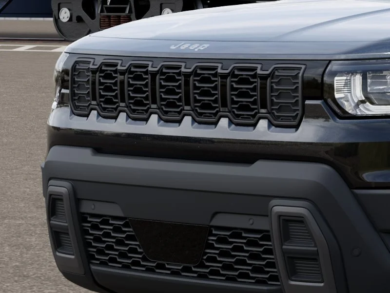 New 2026 Diamond Black Crystal Pearl-Coat Exterior Paint Jeep Laredo image 11