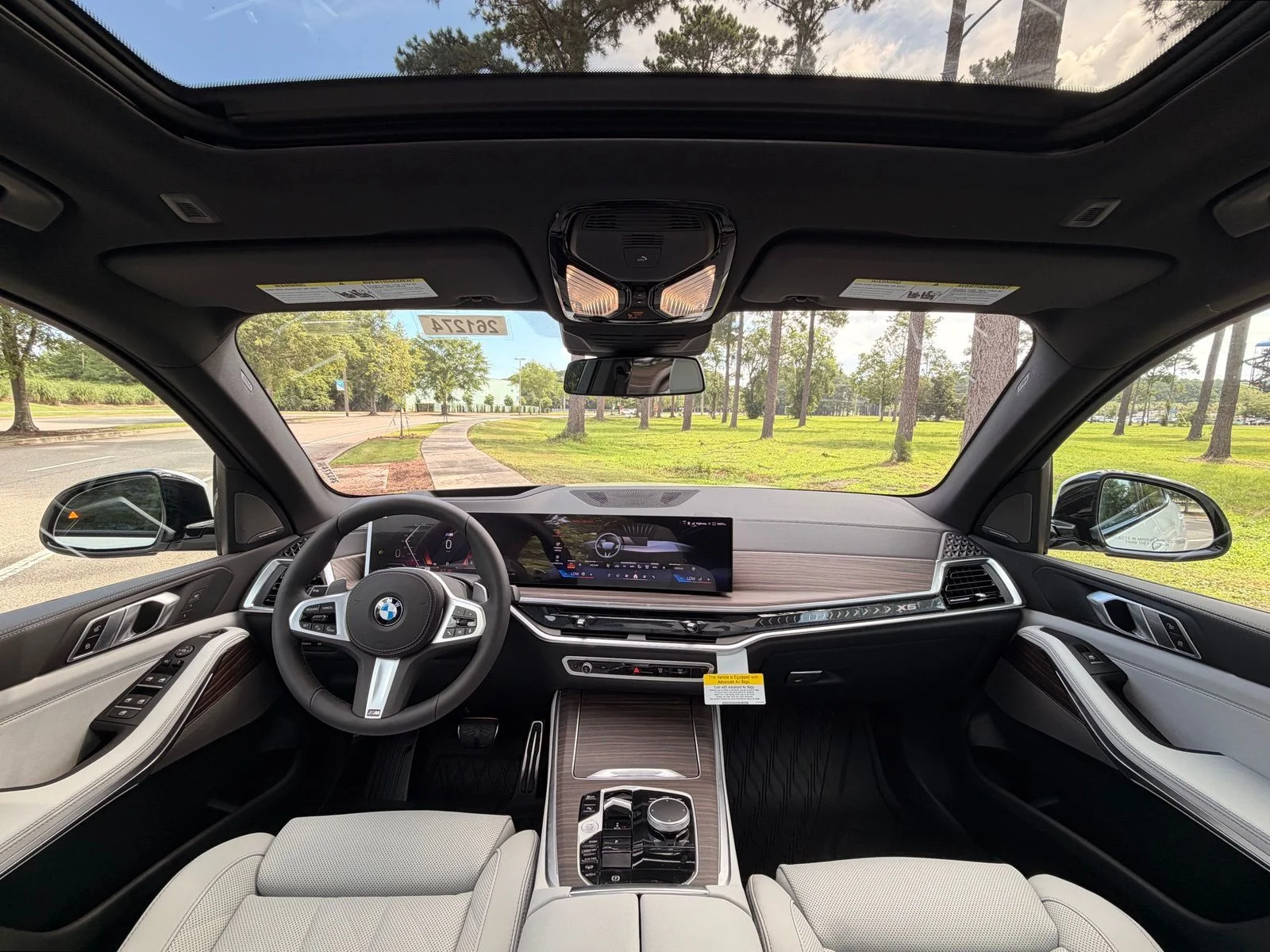 New 2026 Mineral White Metallic BMW xDrive40i image 2