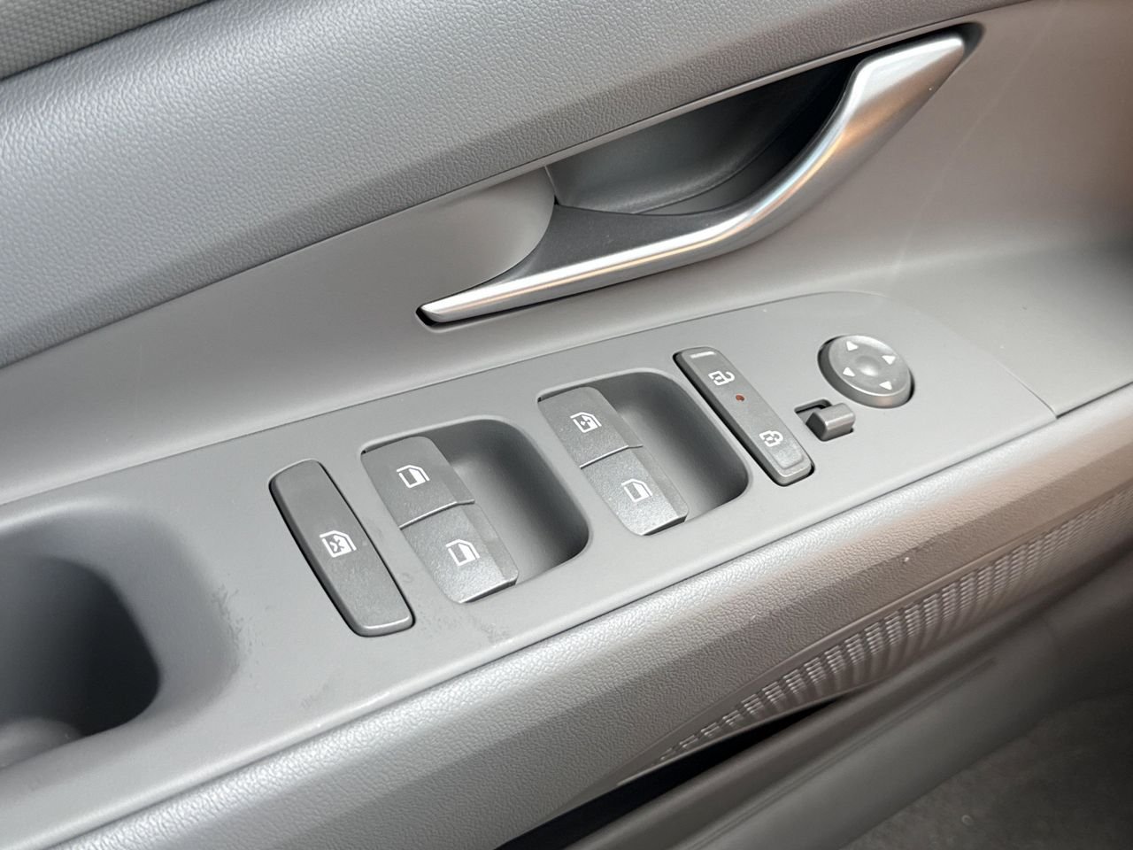 New 2026 Amazon Gray Hyundai SEL Sport Premium image 16