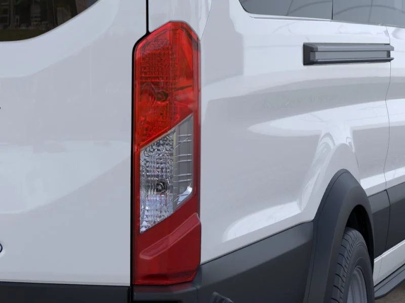 New 2026 Oxford White Ford XLT image 21