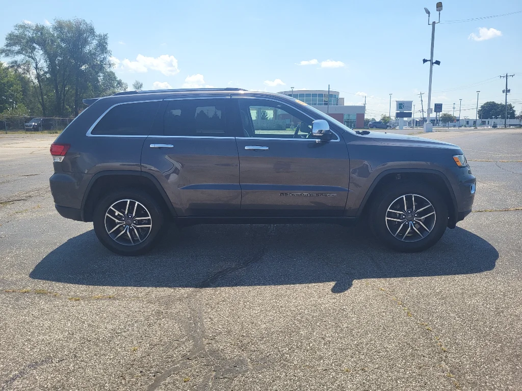 Used 2020 Granite Crystal Metallic Clearcoat Jeep Limited image 5