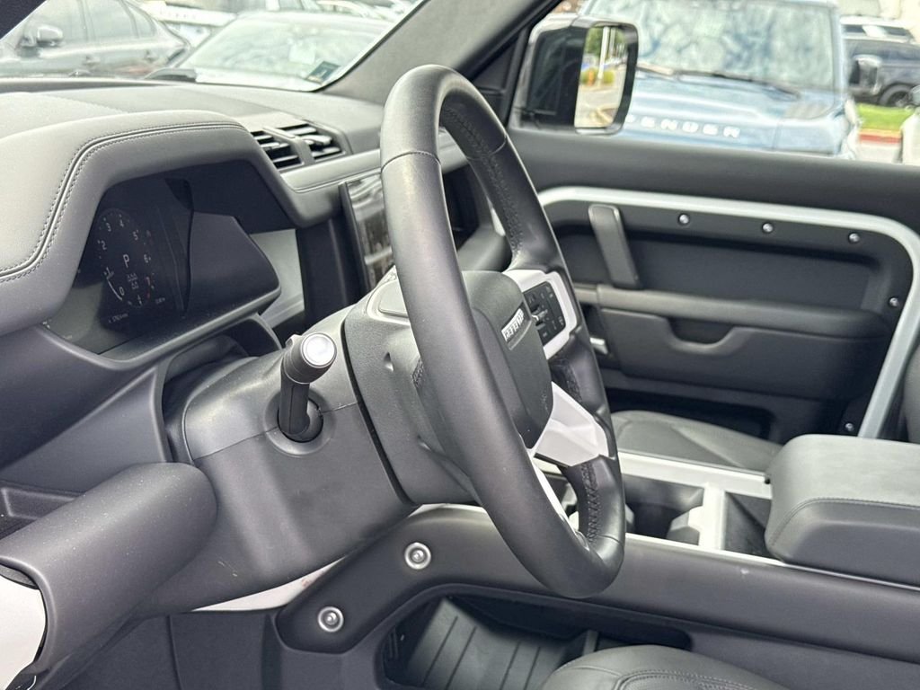 2025 Land Rover Defender S - Photo 12