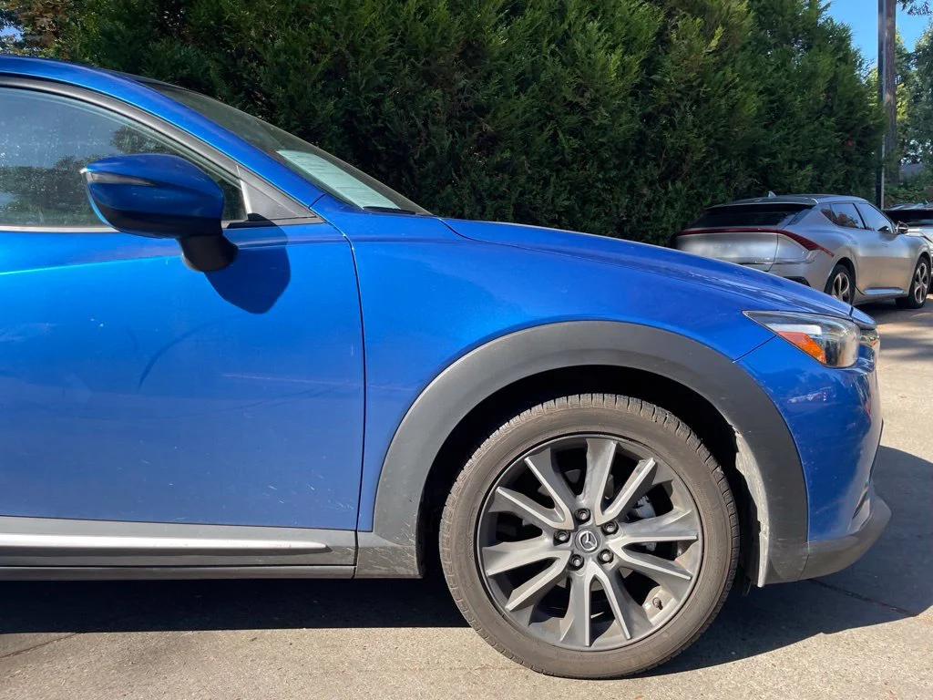 Used 2017 Dynamic Blue Mica Mazda Grand Touring image 2