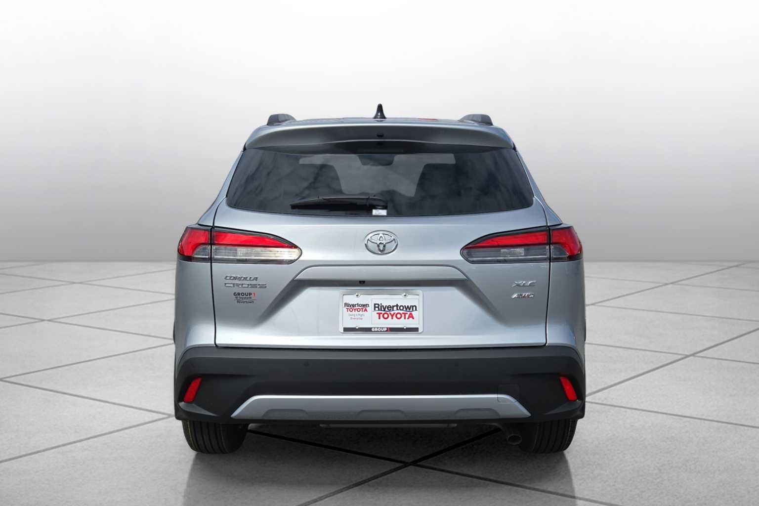 New 2026 Sonic Silver Toyota XLE image 4