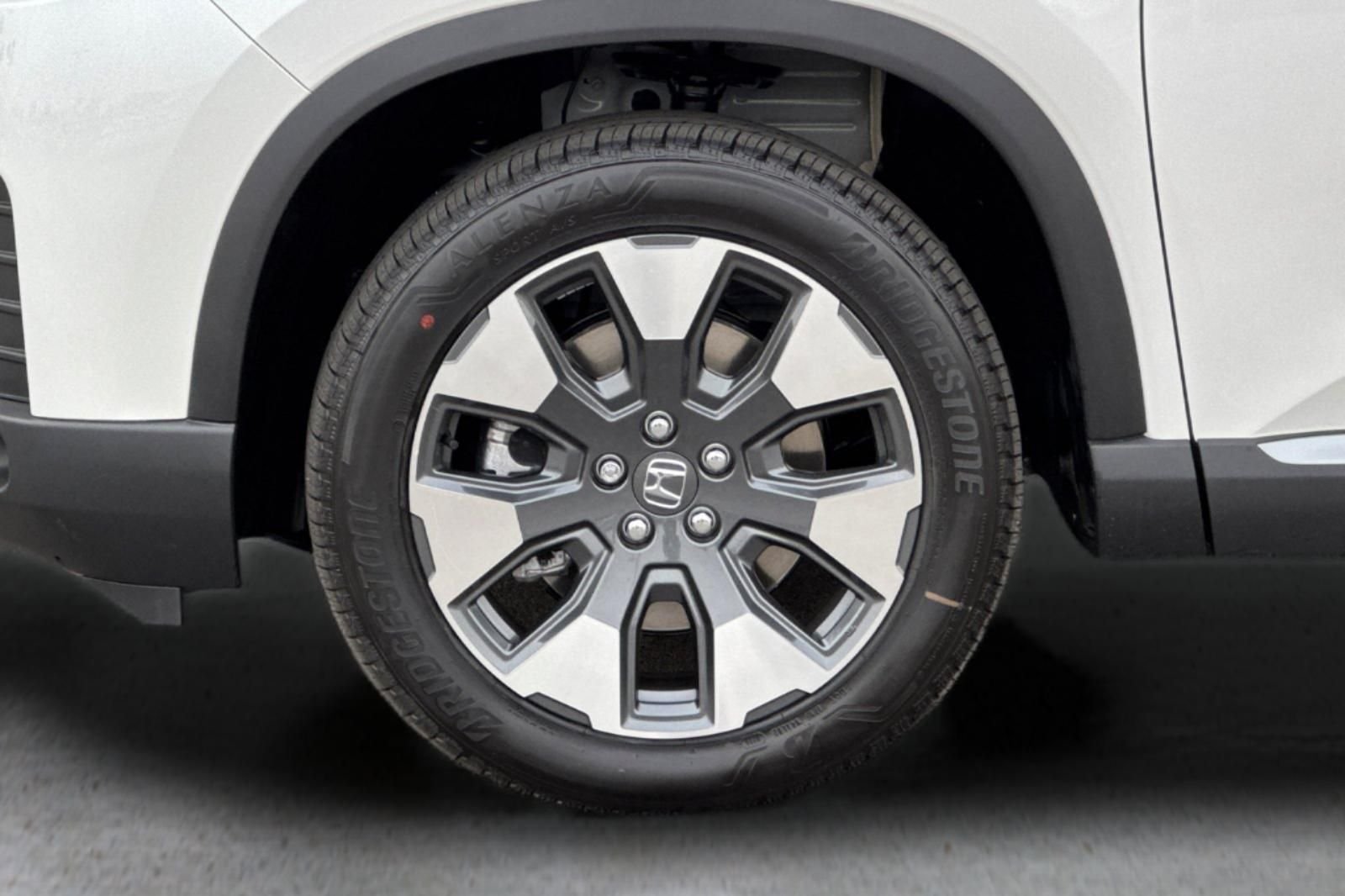 New 2026 Platinum White Pearl Honda Touring image 36