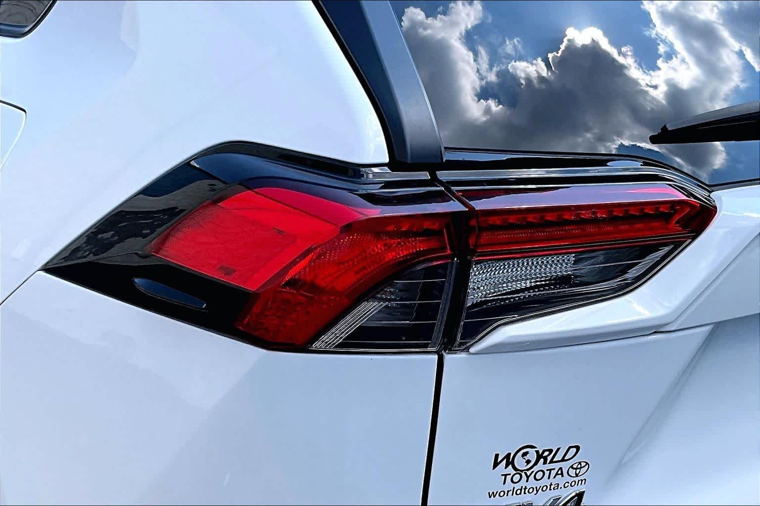 Used 2024 Ice Cap Toyota XLE image 29
