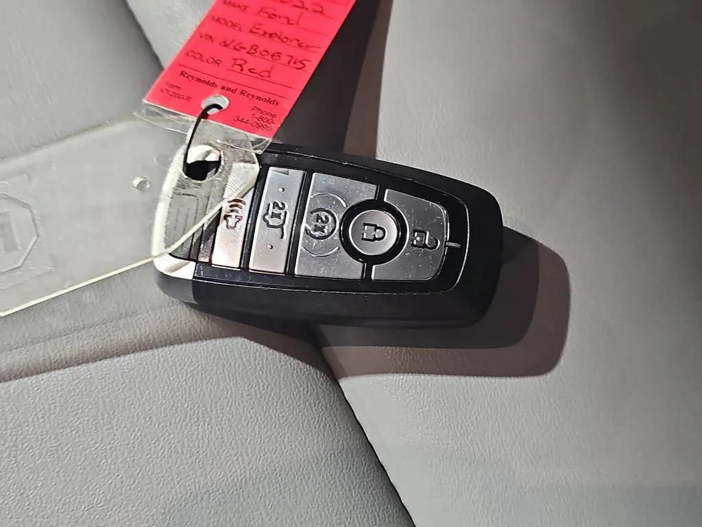 Used 2022 Red Ford XLT image 42