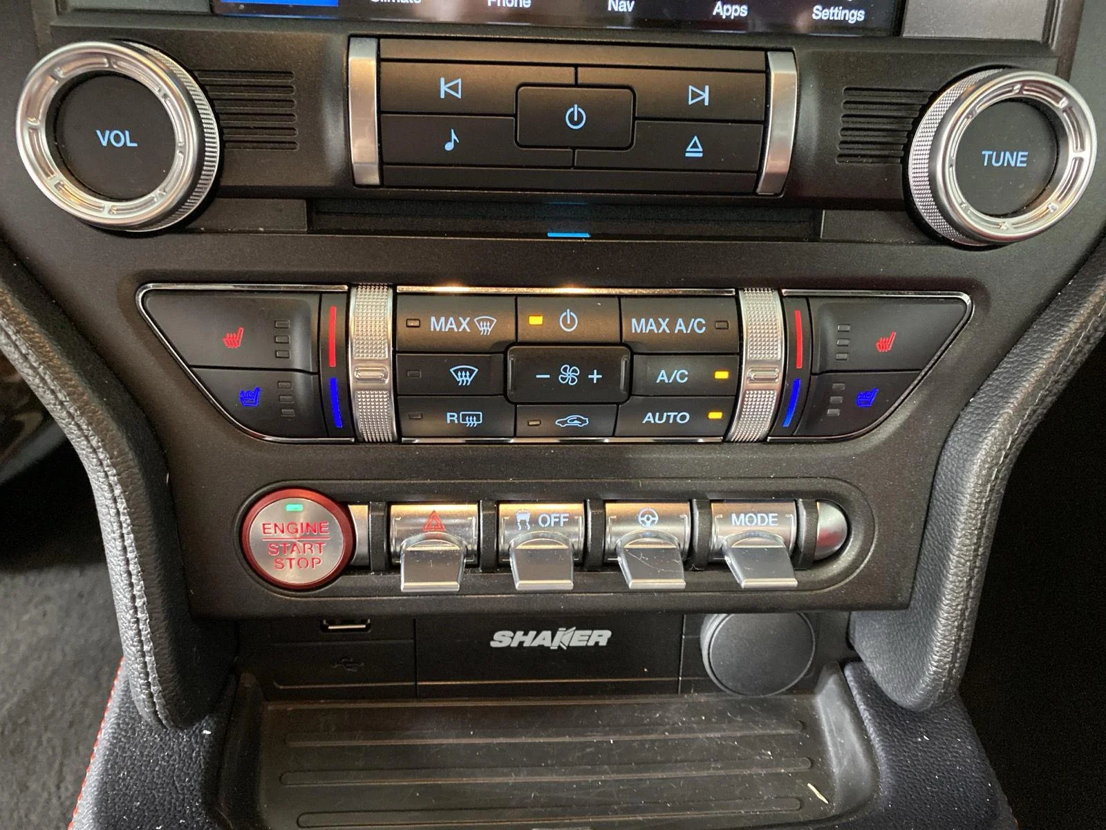 Used 2018 Oxford White Ford GT Premium image 19