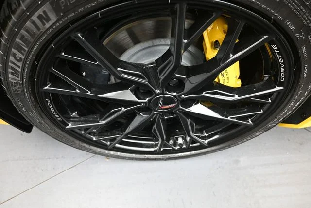 Used 2025 Yellow Chevrolet Stingray image 24