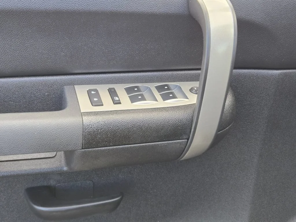 Used 2008 GRAYSTONE METALLIC Chevrolet LT w/1LT image 17