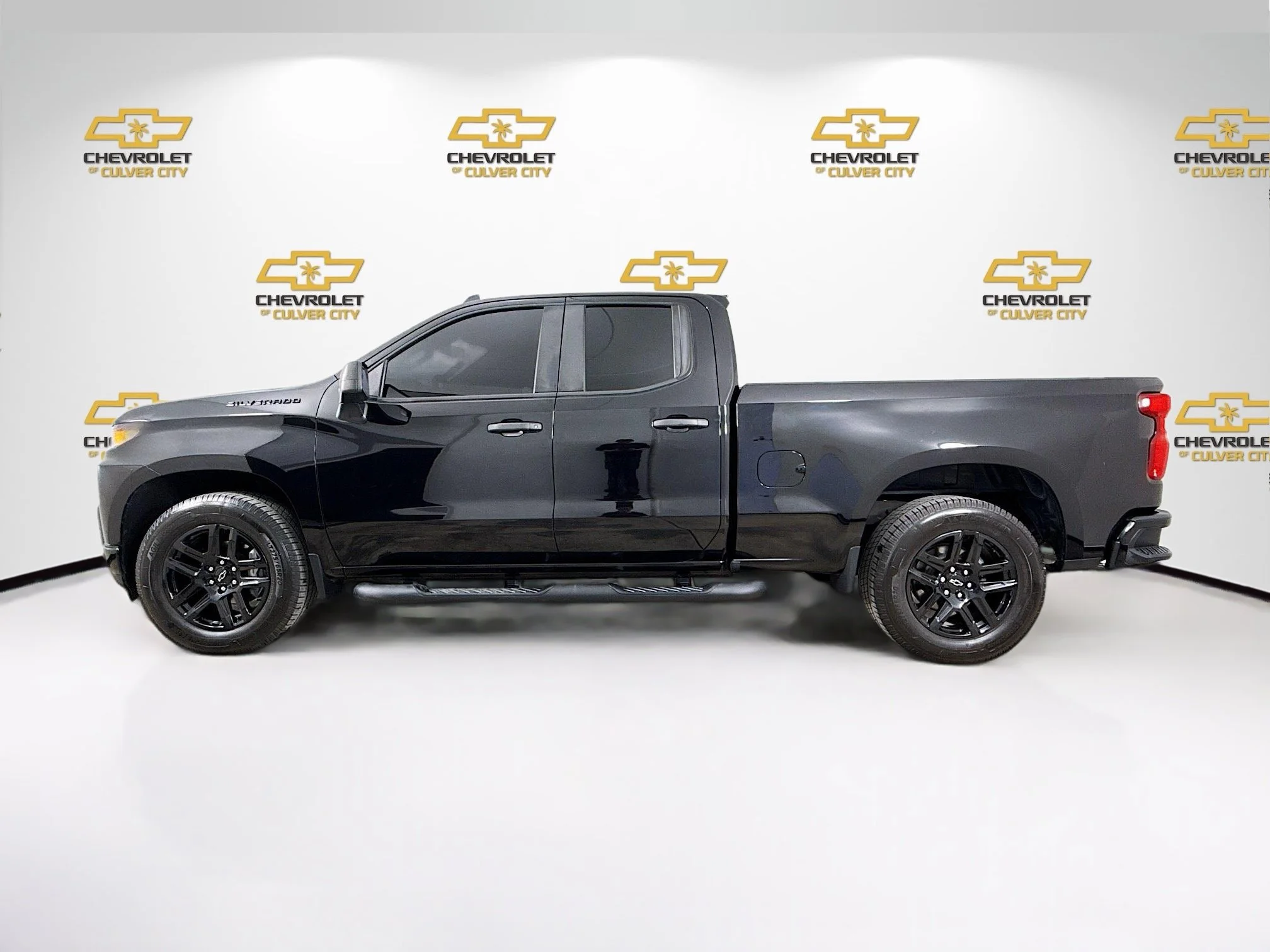 Used 2021 BLACK Chevrolet Custom image 5
