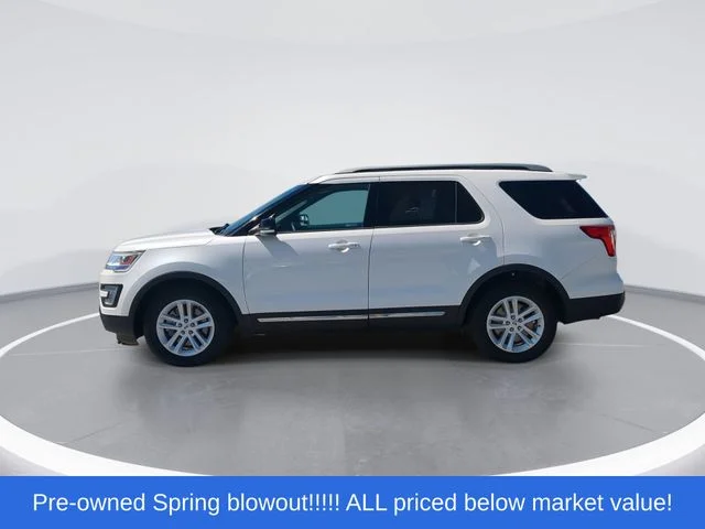 Used 2017 White Ford XLT image 5