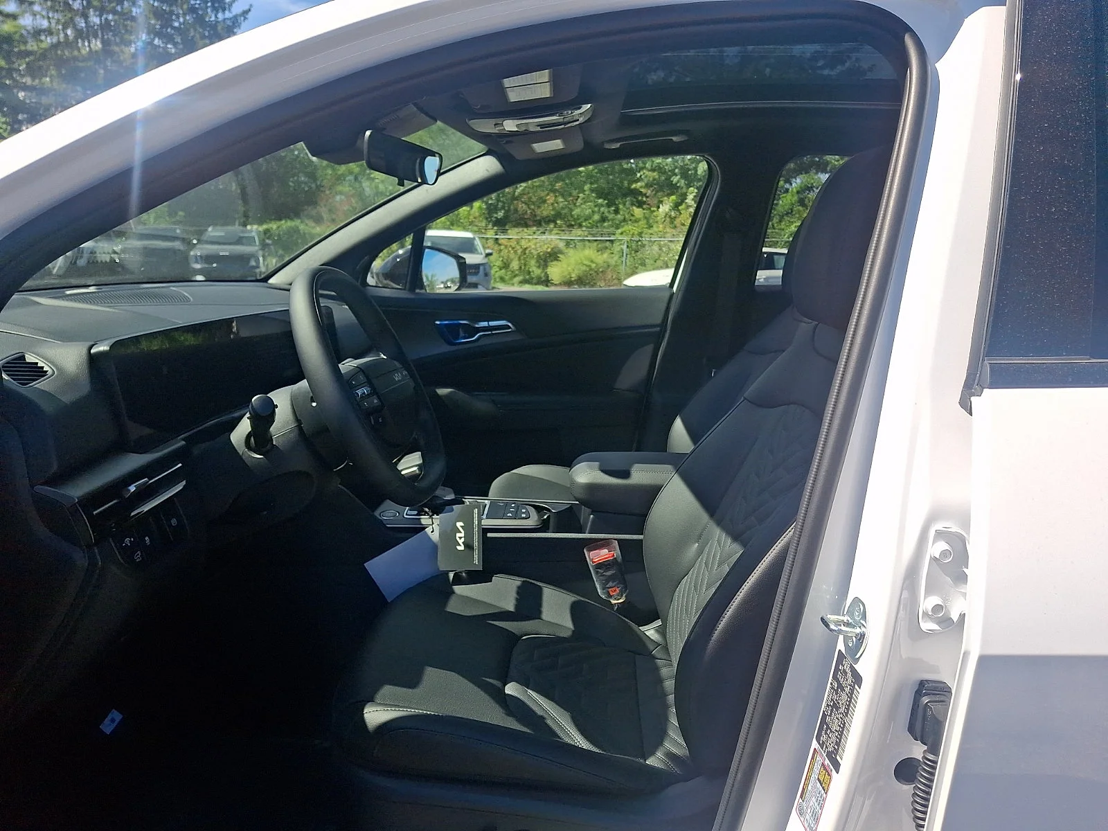 New 2027 White Kia X-Line image 13