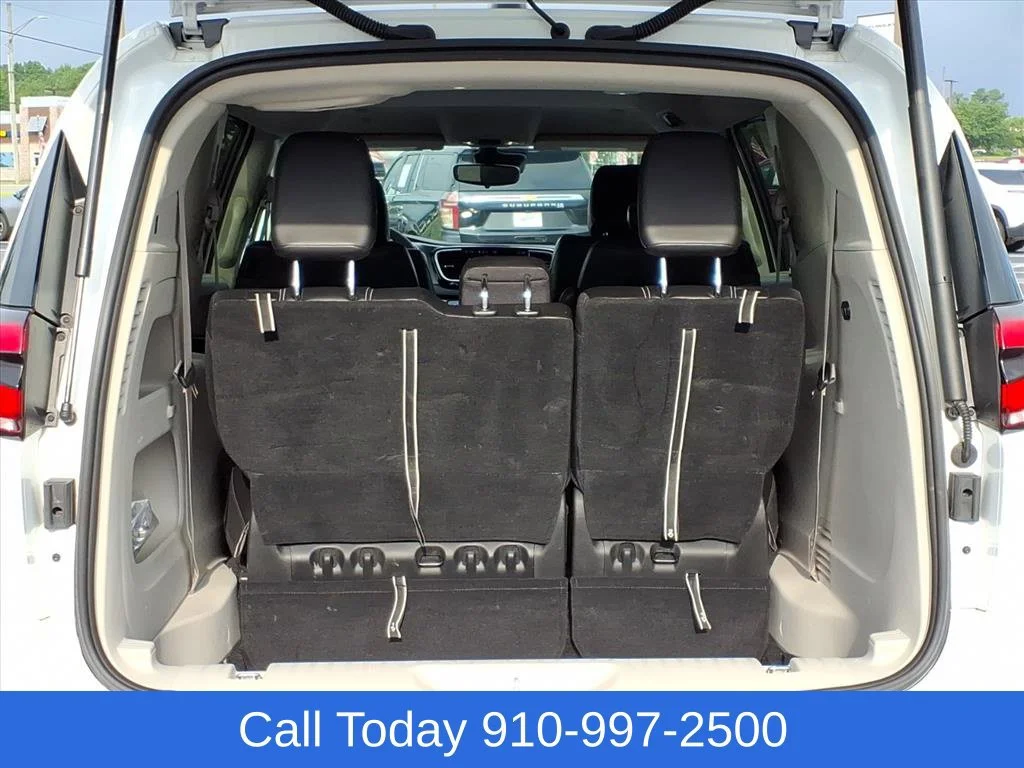 Used 2024 White Chrysler Touring L image 22