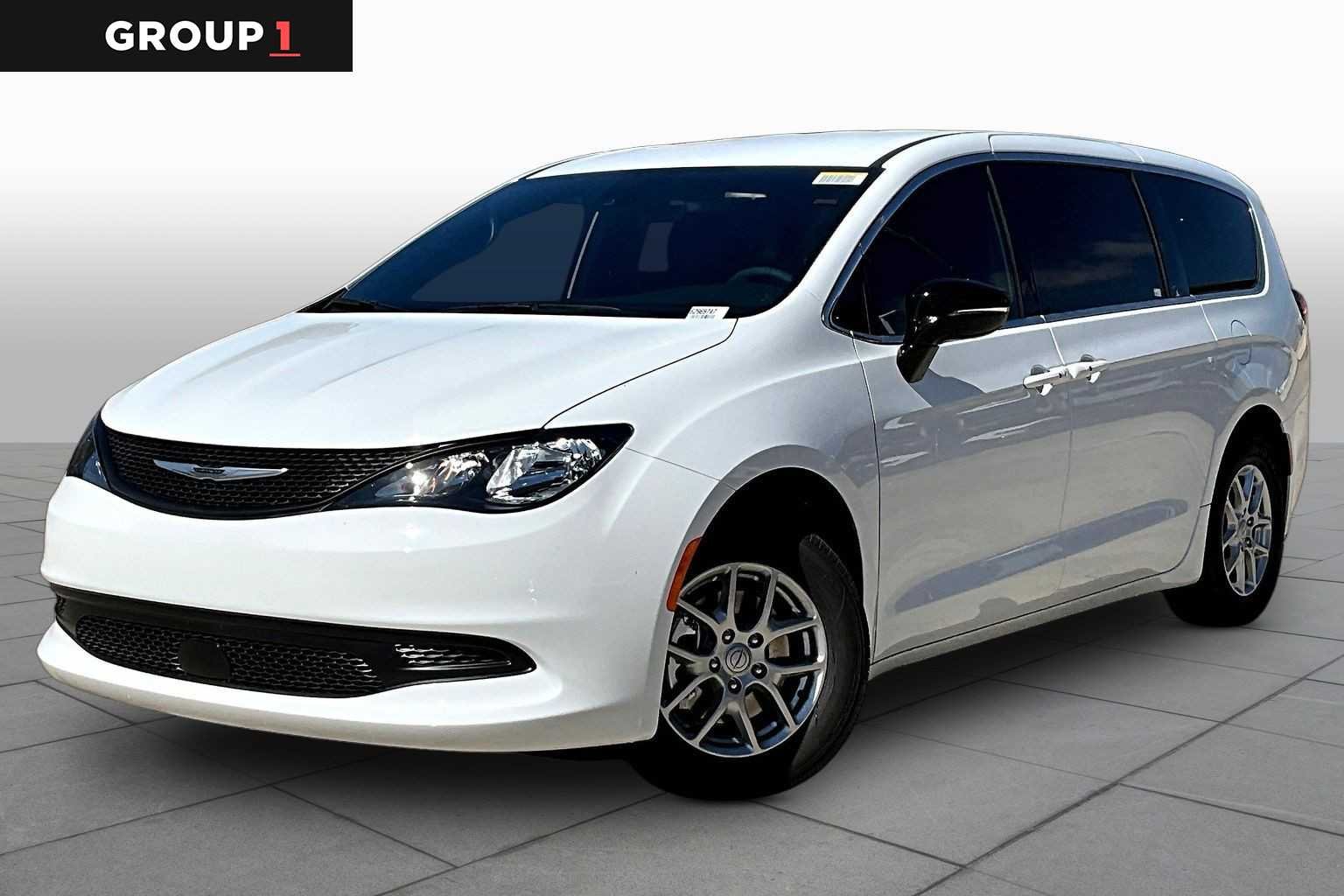 2026 Chrysler Voyager LX's photo