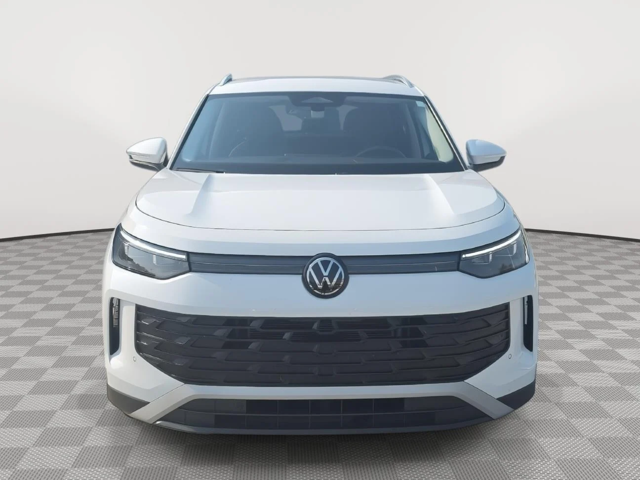 Certified Used 2025 WHITE Volkswagen SE image 18
