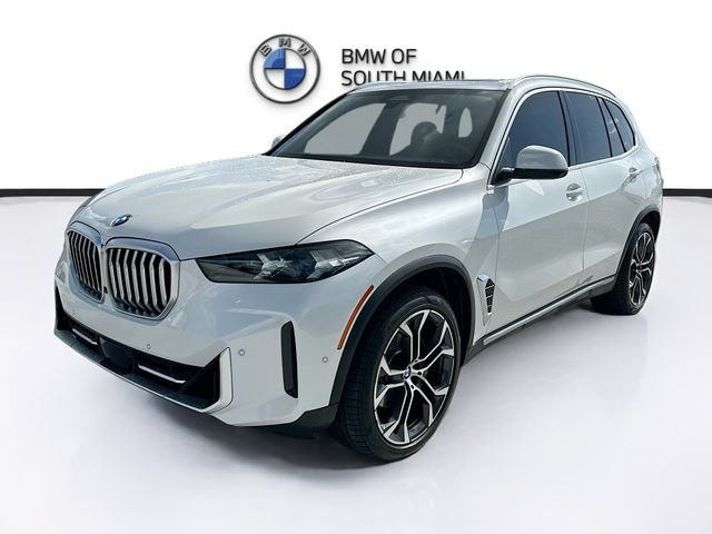 Used 2024 White BMW sDrive40i image 3