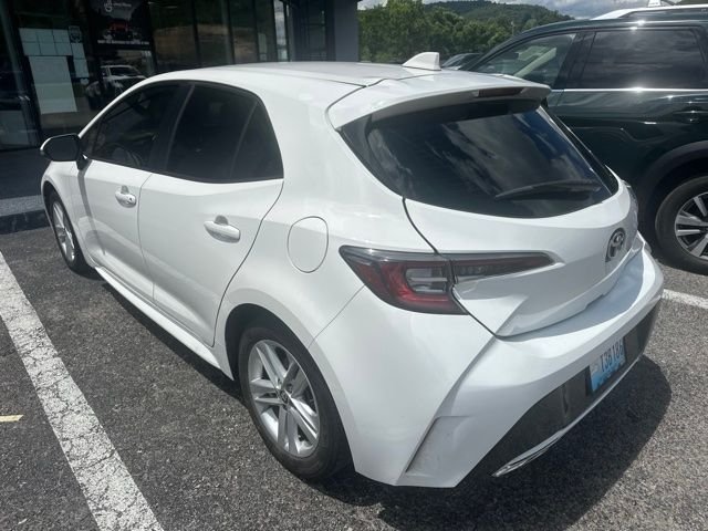 Used 2022 White Toyota SE image 5
