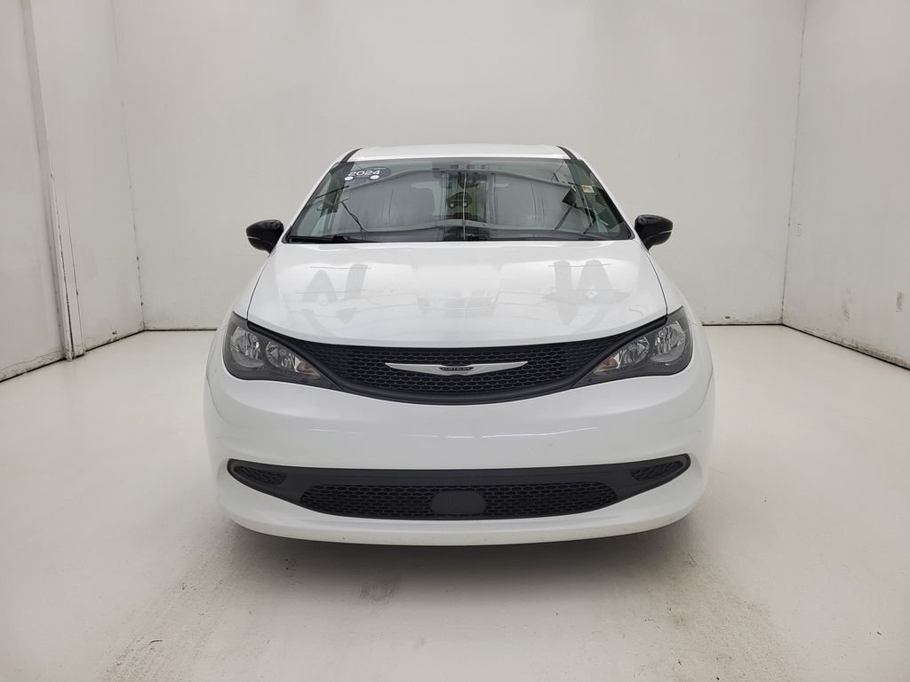 Used 2024 White Chrysler LX image 21