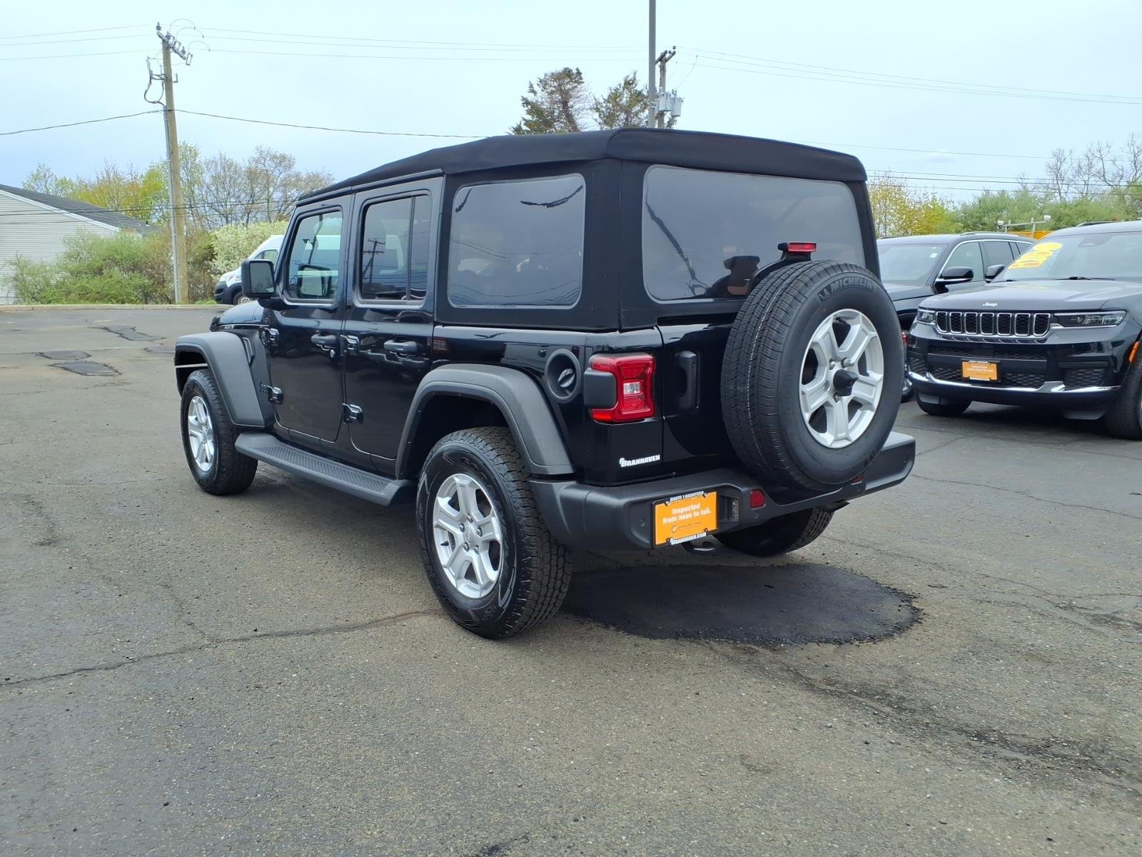 Certified Used 2022 Black Jeep Unlimited Sport S image 5
